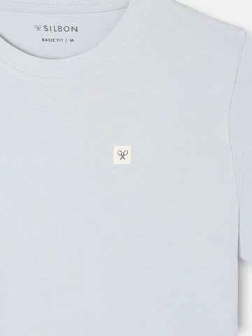 Camiseta Lisa Minilogo Parche Azul Claro - Silbon