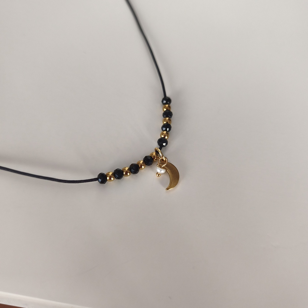 Collar Cuerda Macramé Negro Luna (Dorado)
