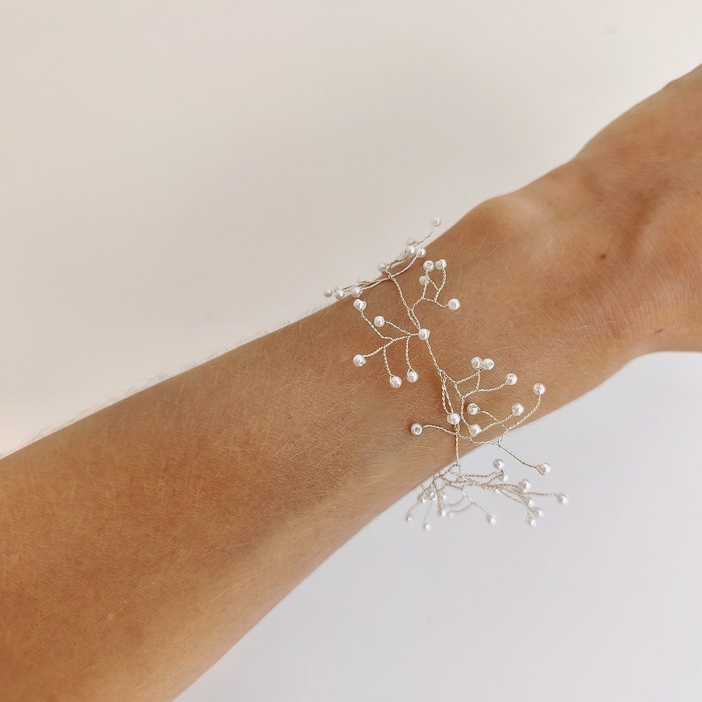 Brazalete Fantasia Perlas Blancas Plateado