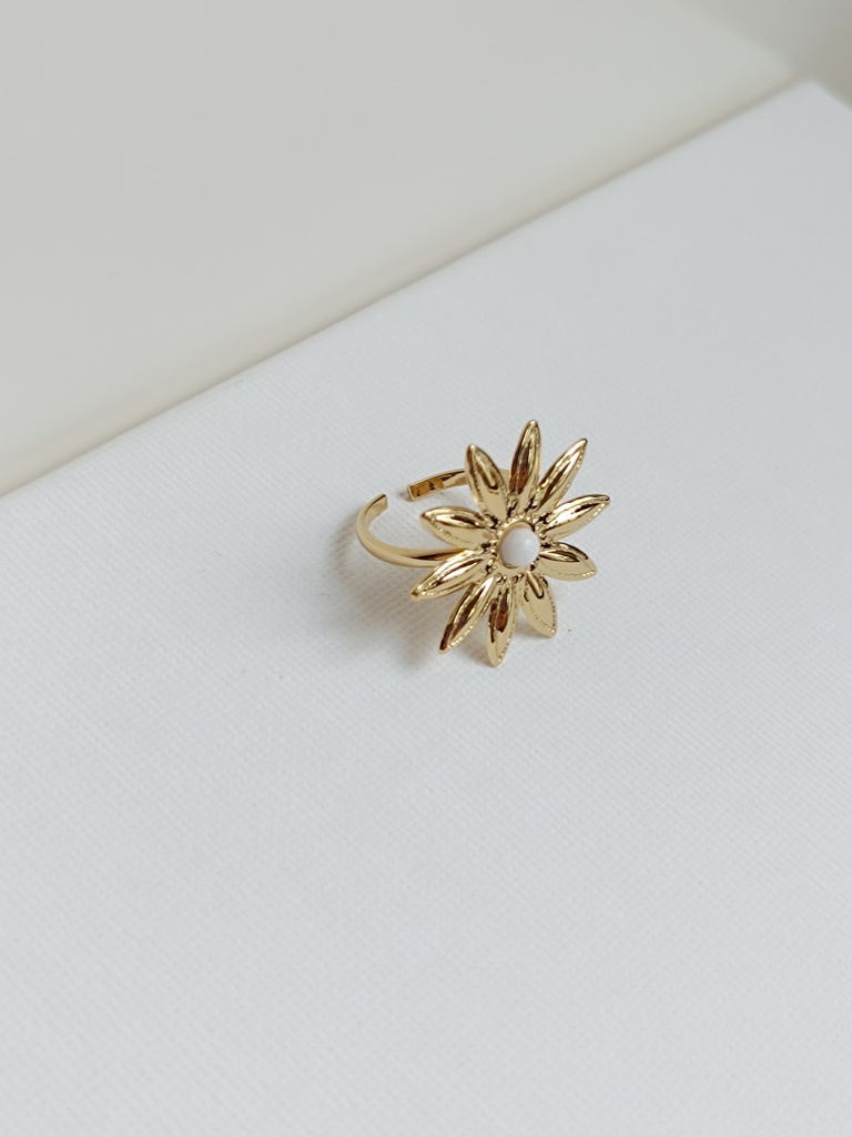 Anillo Flor Piedra Beige