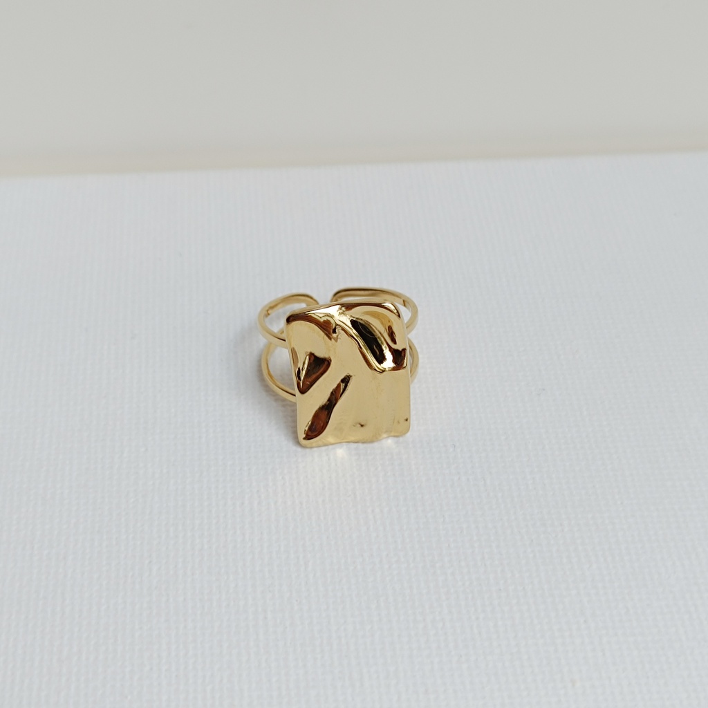 Anillo Cuadrado Waves Dorado