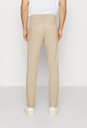 Pantalón Chino Beige (Moonstruck) - Slim Bill Pant Flex 175 - Selected