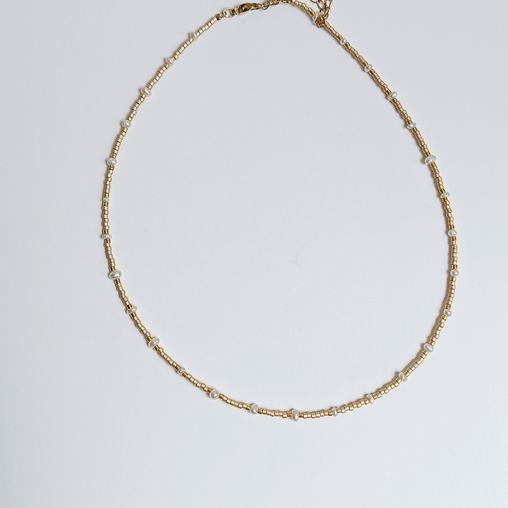 Collar Cadena De Pedrería Doradas y Blancas