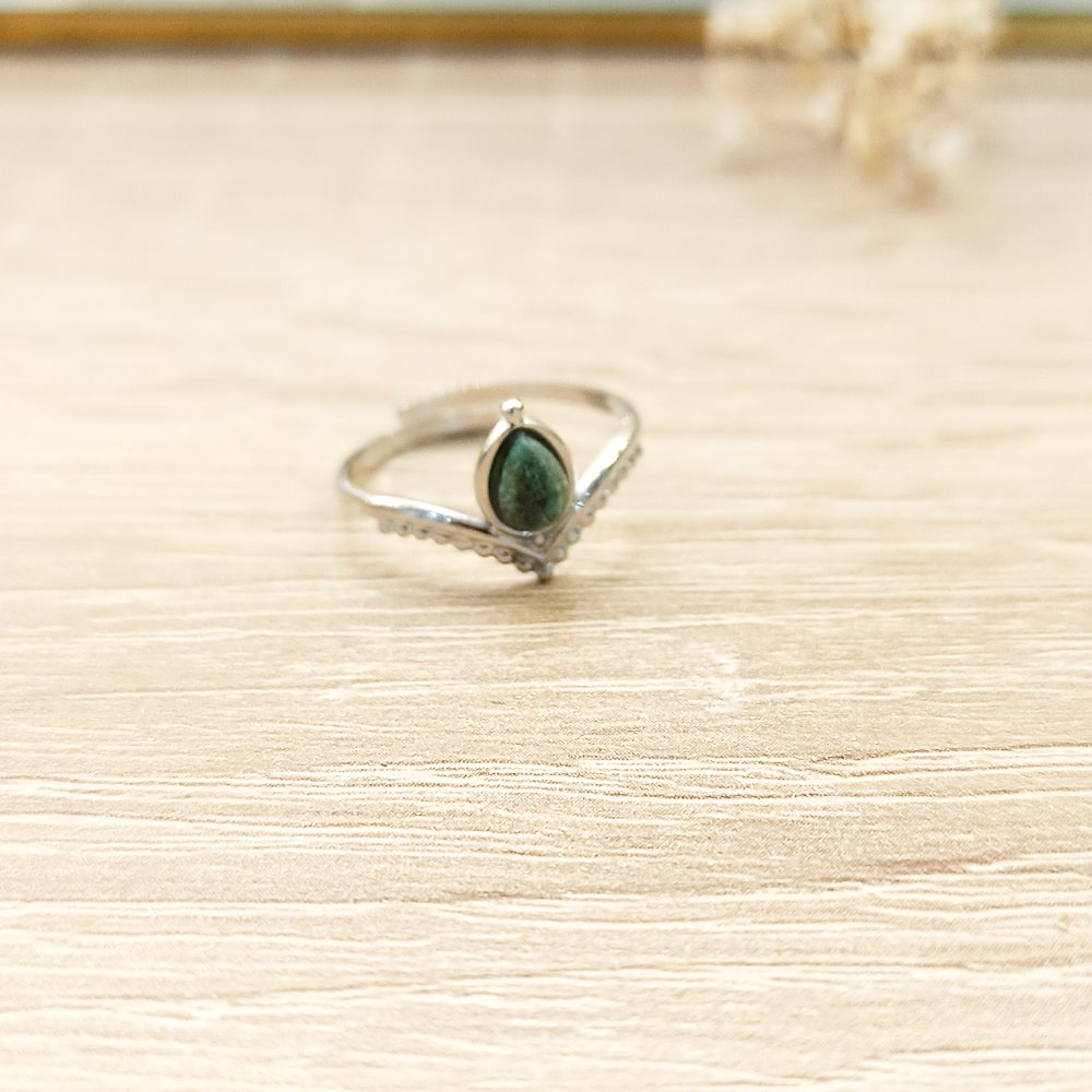 Anillo Flecha Gota Verde Plateado