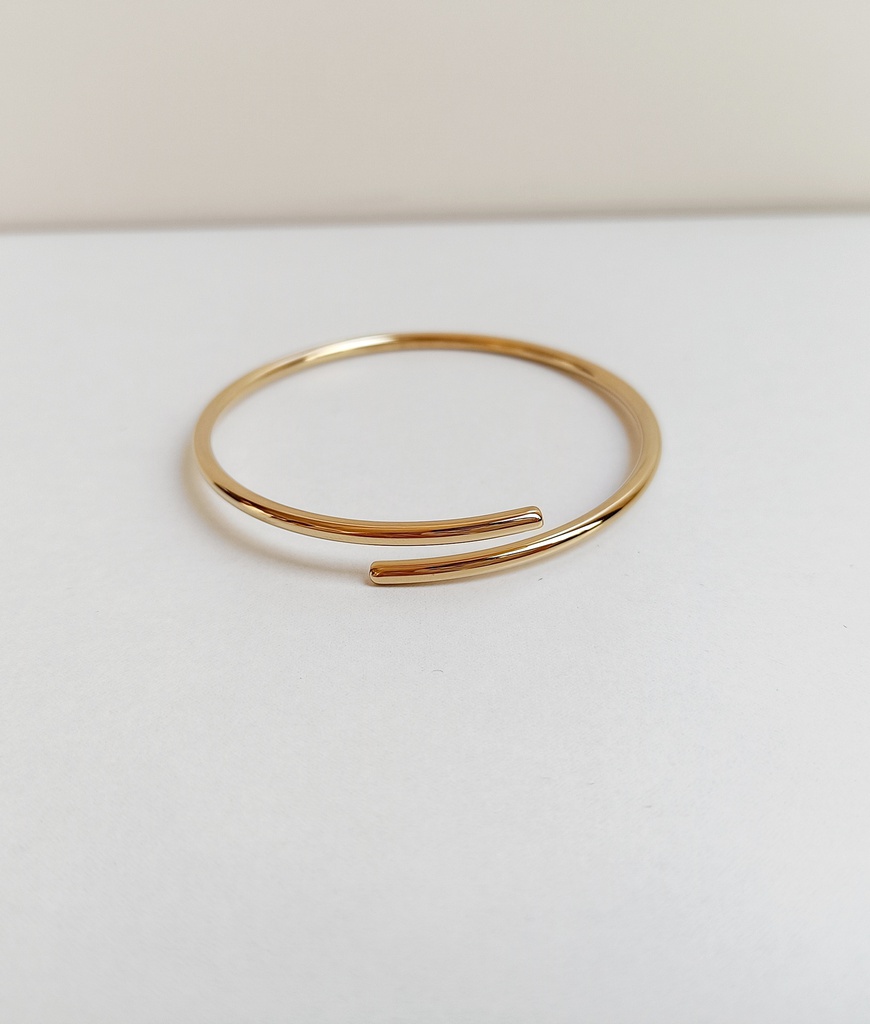 Brazalete Fino Minimalista Dorado