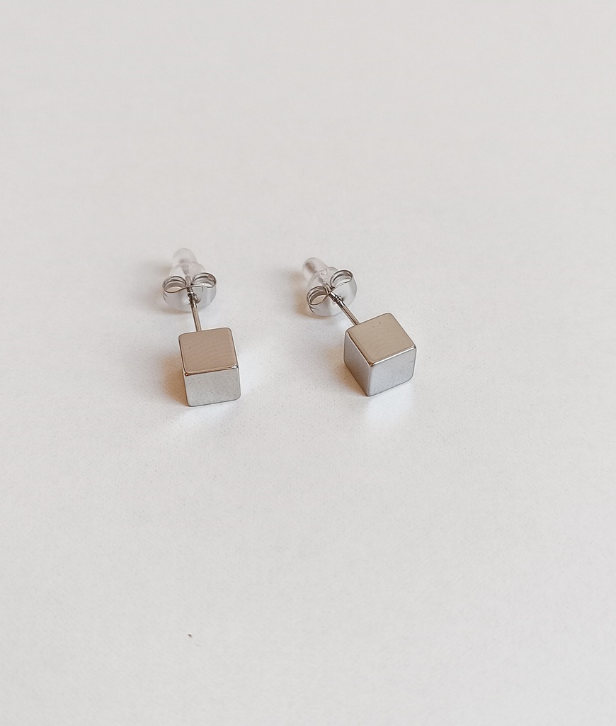 Pendientes Boton Cubo 3D Plateado