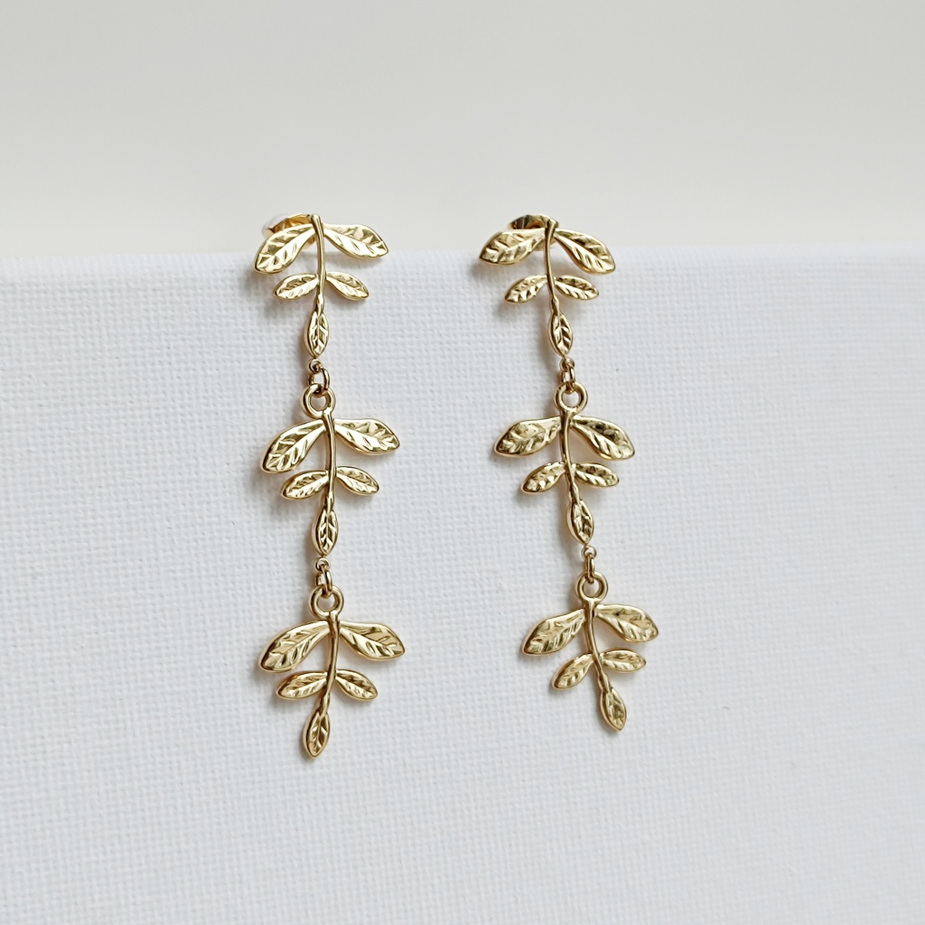 Pendientes Triple Hoja Relieves Dorado