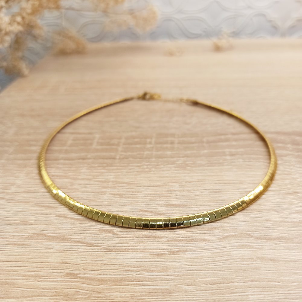 Choker semi rígido fino dorado