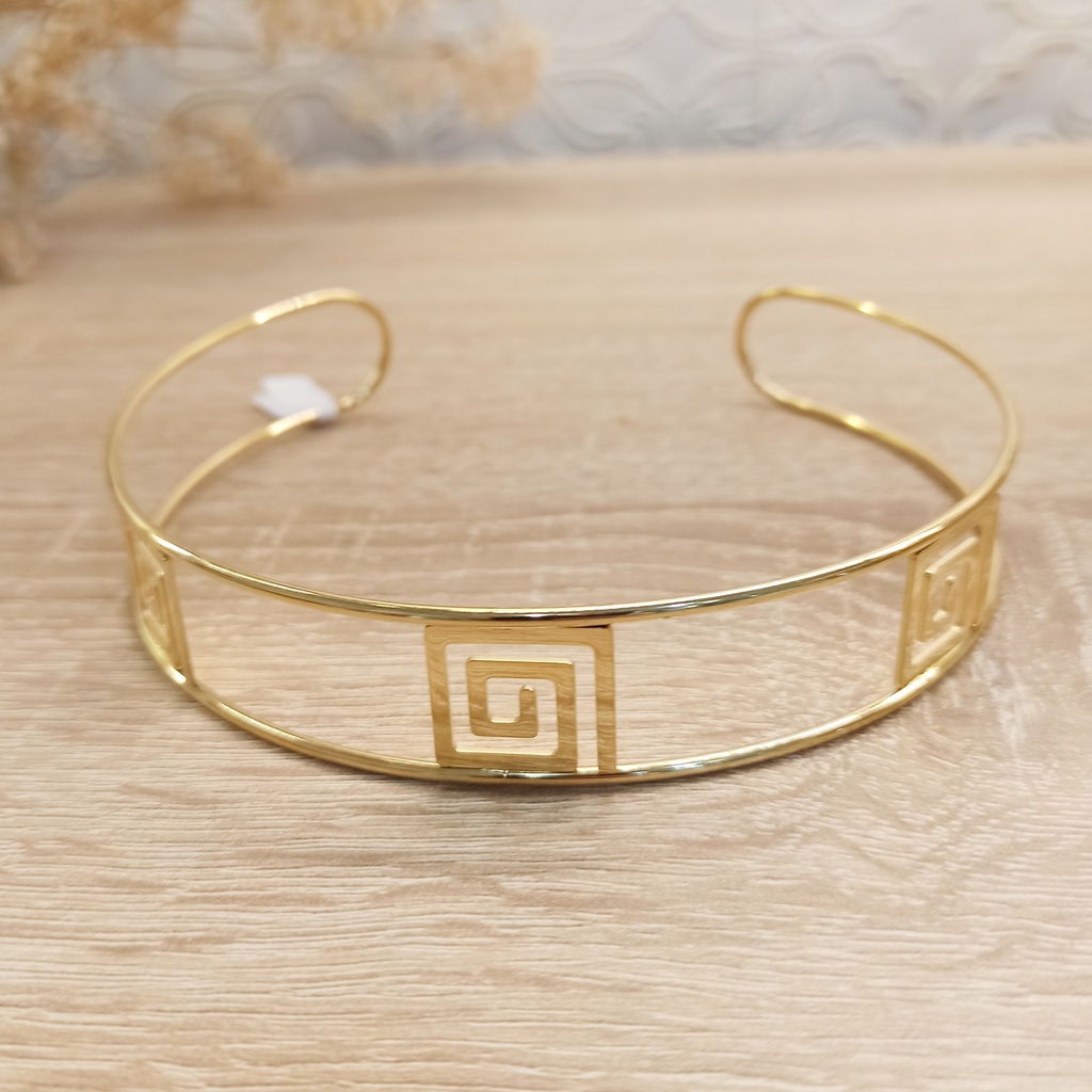 Choker doble dorado con espiral cuadrada