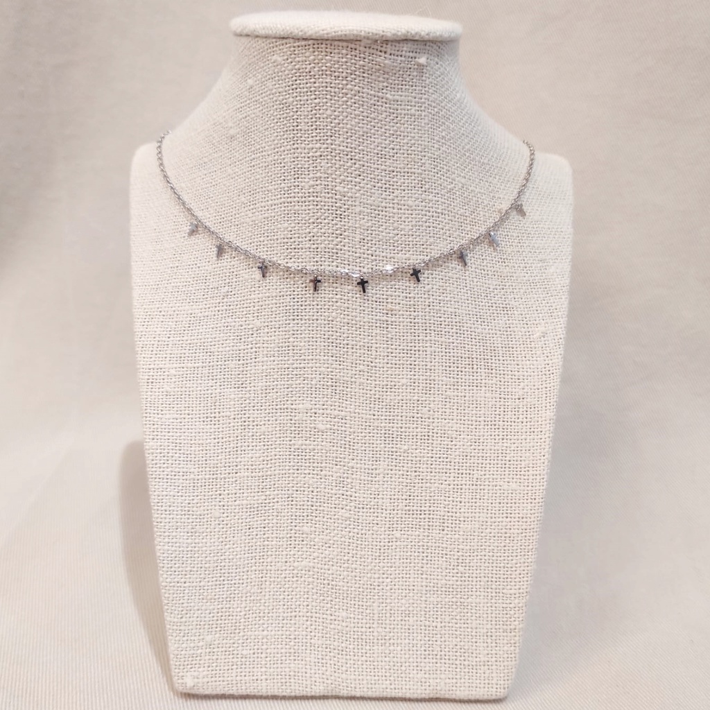 Collar plateado multicharm cruces pequeñas