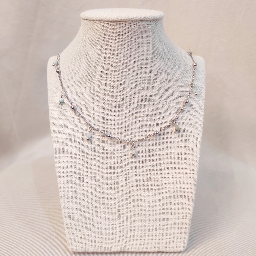 Collar Multicharm Plateado Cuentas Piedra Verde Pastel