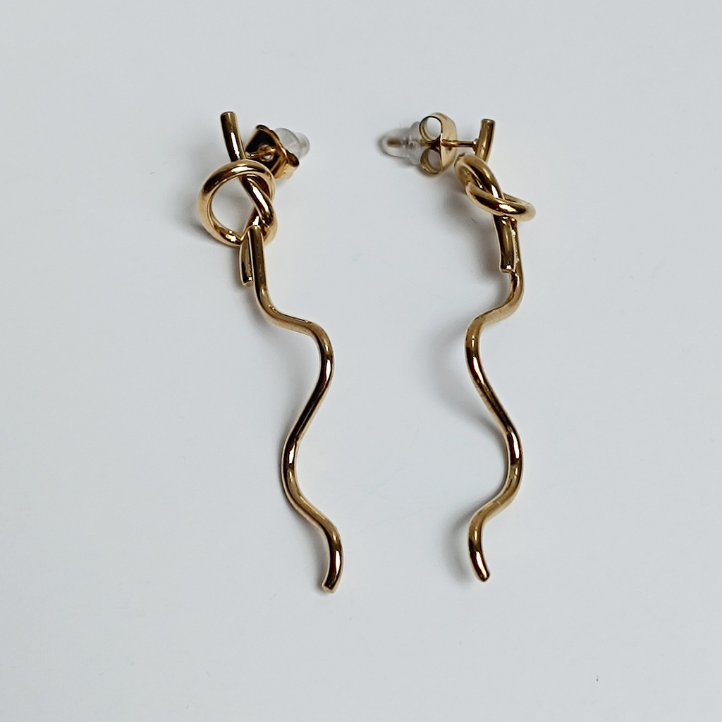 Pendientes Nudo Largo Dorado