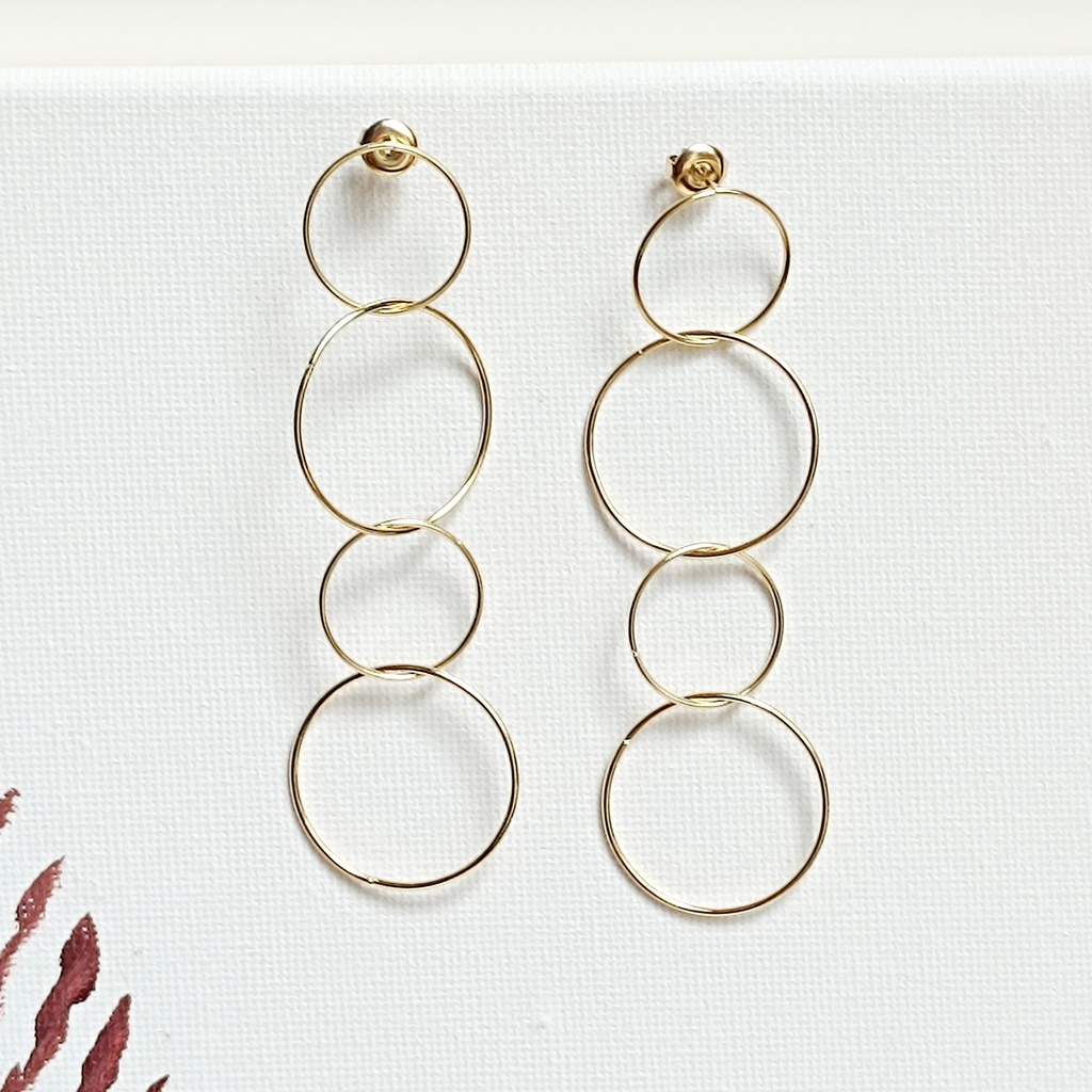 Pendientes Cuadrados Tamaño Intercalado Dorado