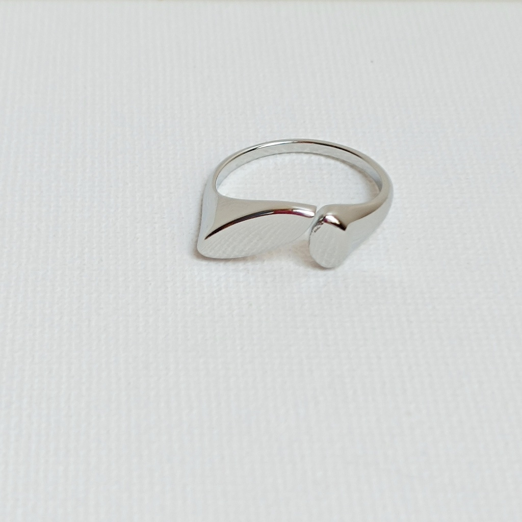 Anillo Óvalo Y Círculo Plateado