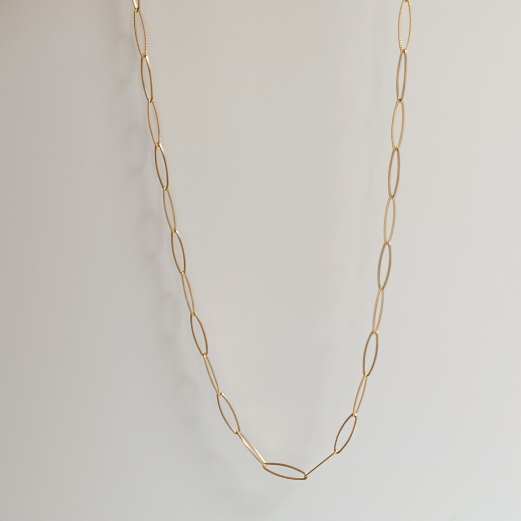 Collar Largo Cadena Eslabones Ovalados Dorado