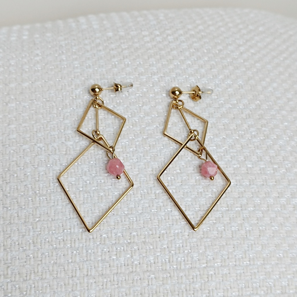 Pendientes Doble Rombo Cuenta Rosa Dorado