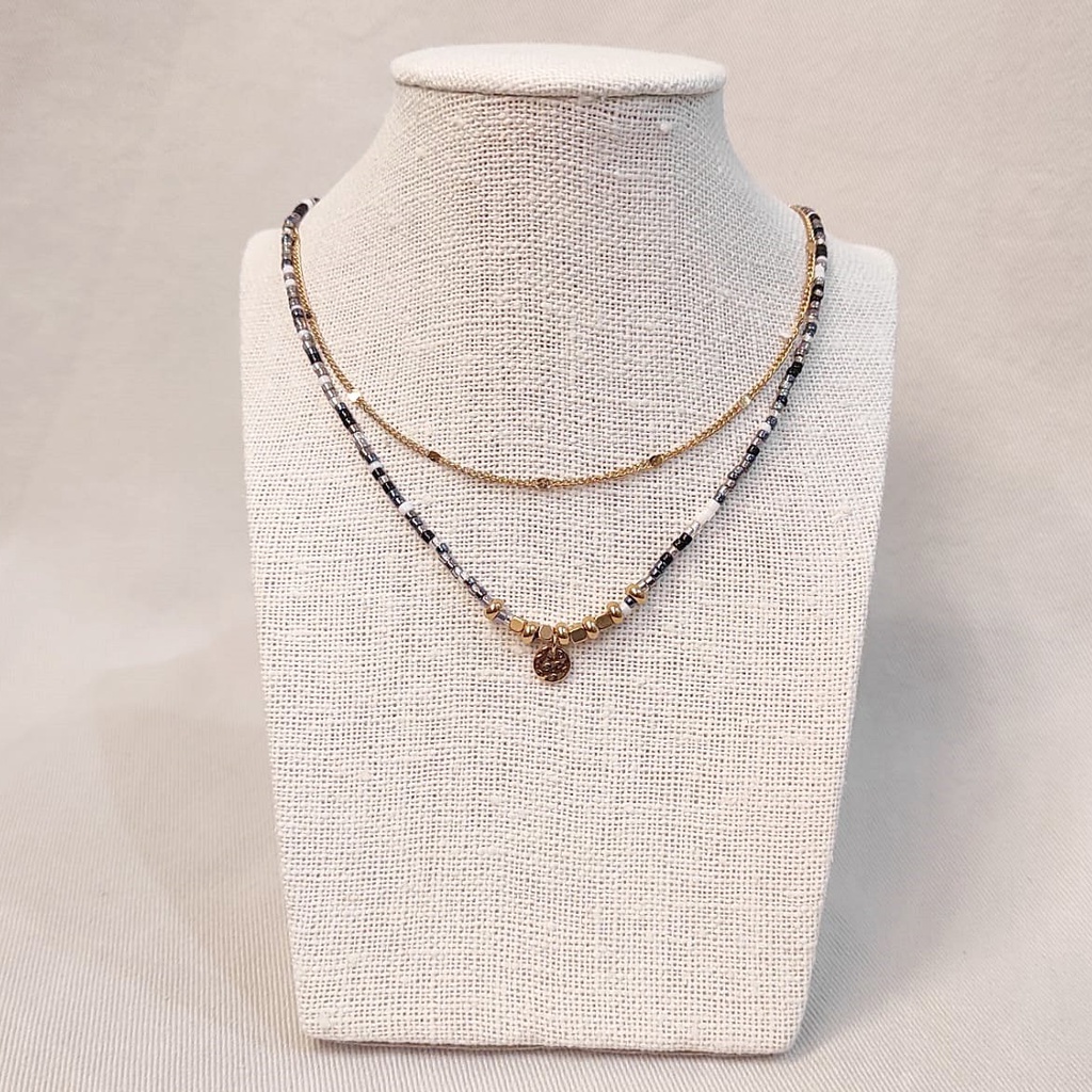 Collar Doble Cuentas Grises Chapita Dorada