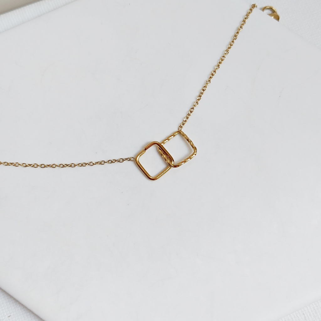 Pulsera Cuadrados Enlazados Dorado
