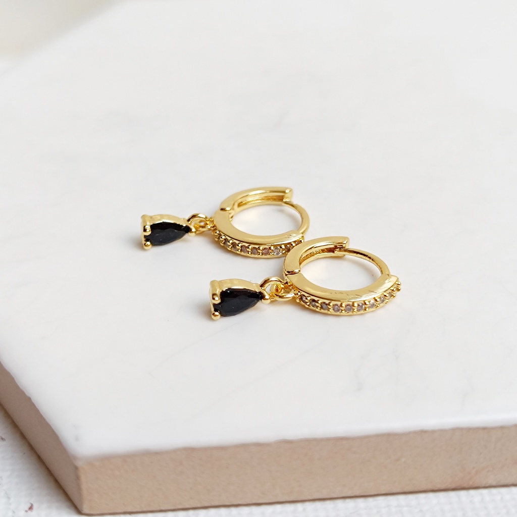 Aros Circonitas Charm Negro Dorado