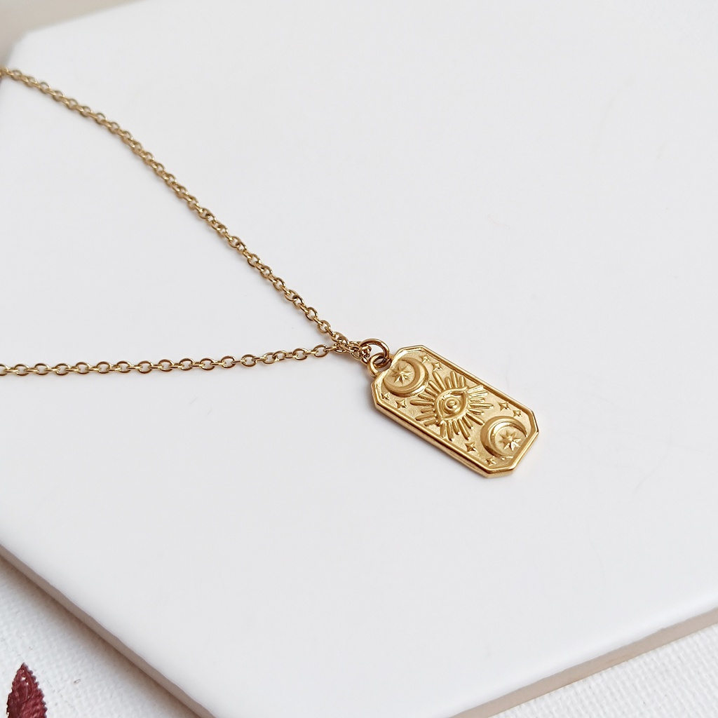 Collar Chapa Estrella Ojo Luna Dorado