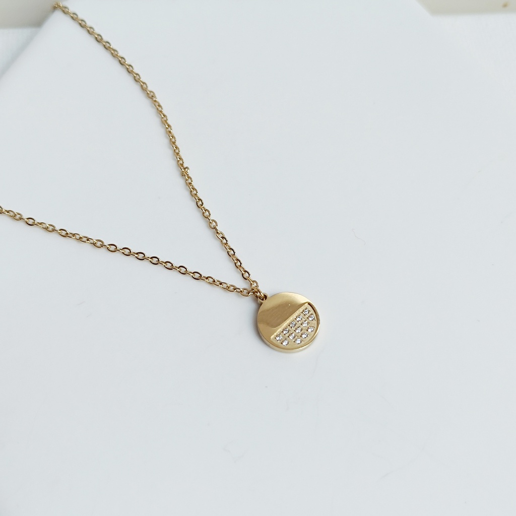 Collar Chapa Circonitas Blancas Dorado