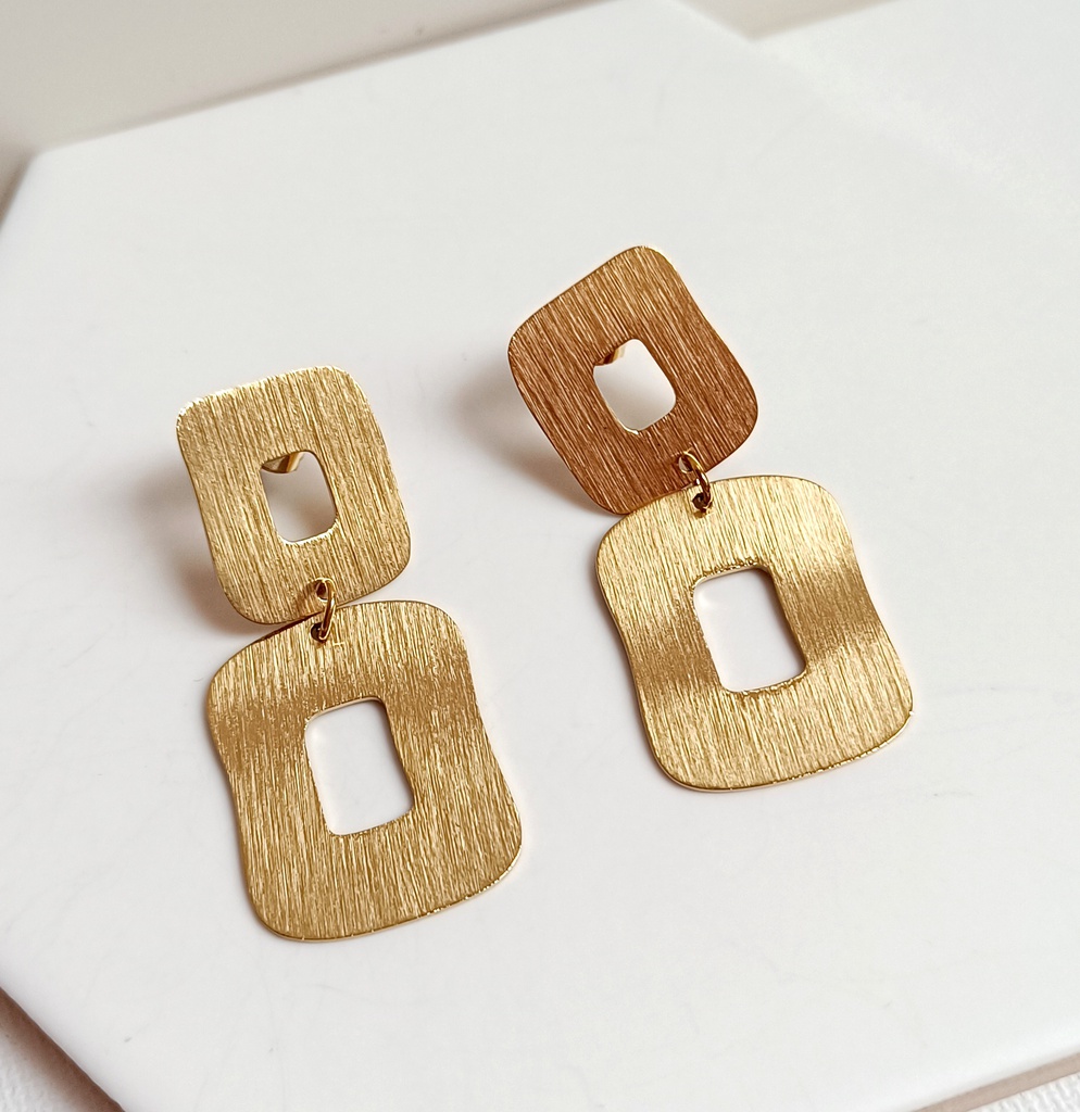 Pendientes Anchos Doble Cuadrado Dorado