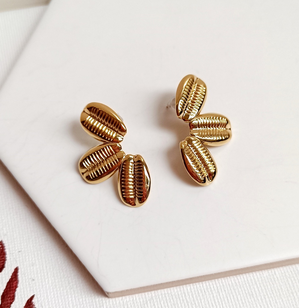 Pendientes Media Flor Textura Dorado