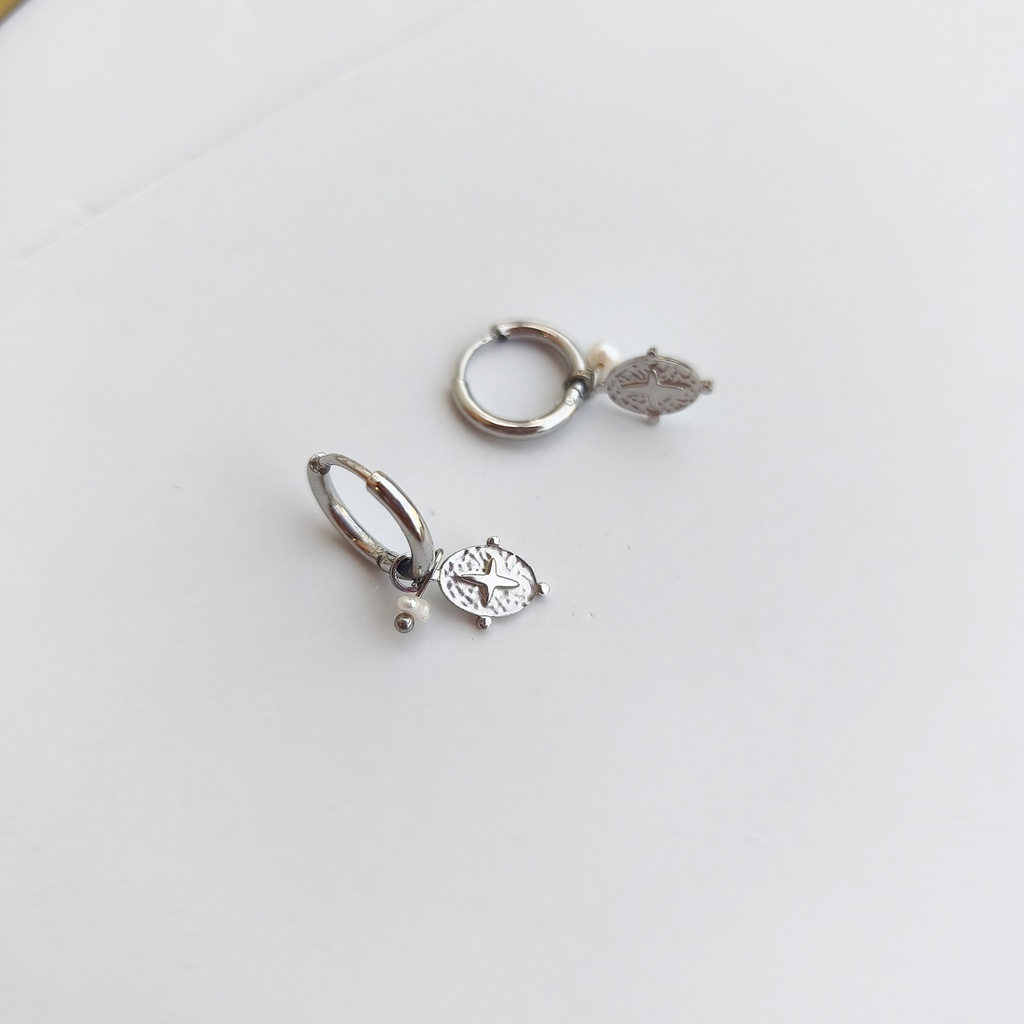 Arito Charm Medalla Cruz Con Perla Plateado