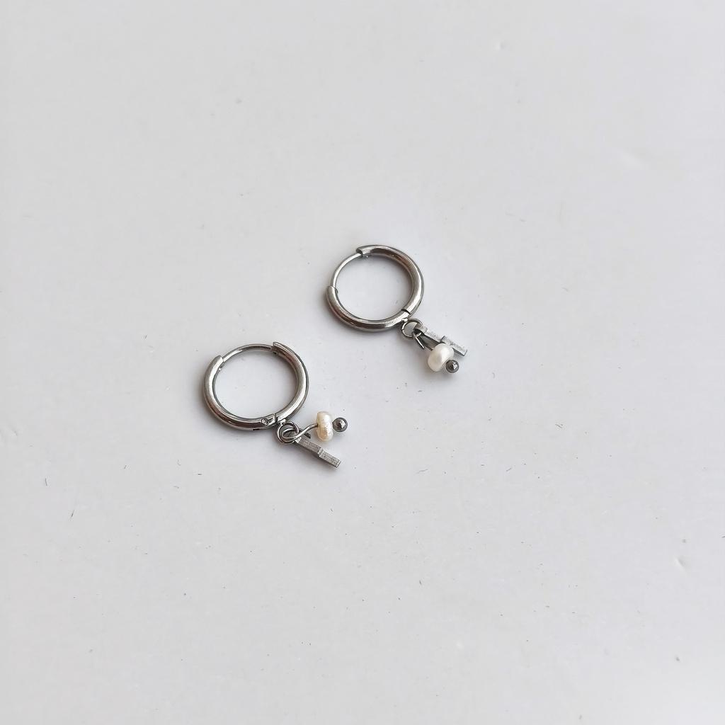 Arito Charm Llave Con Perla Plateado
