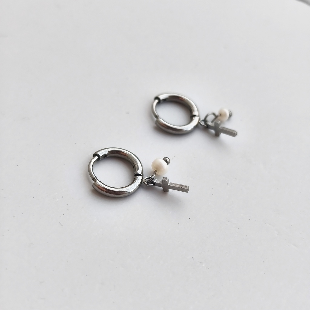 Arito Charm Cruz Con Perla Plateado