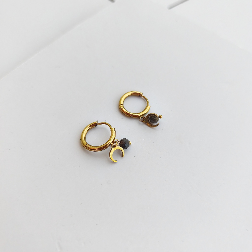 Arito Charm Luna Con Piedra Dorado