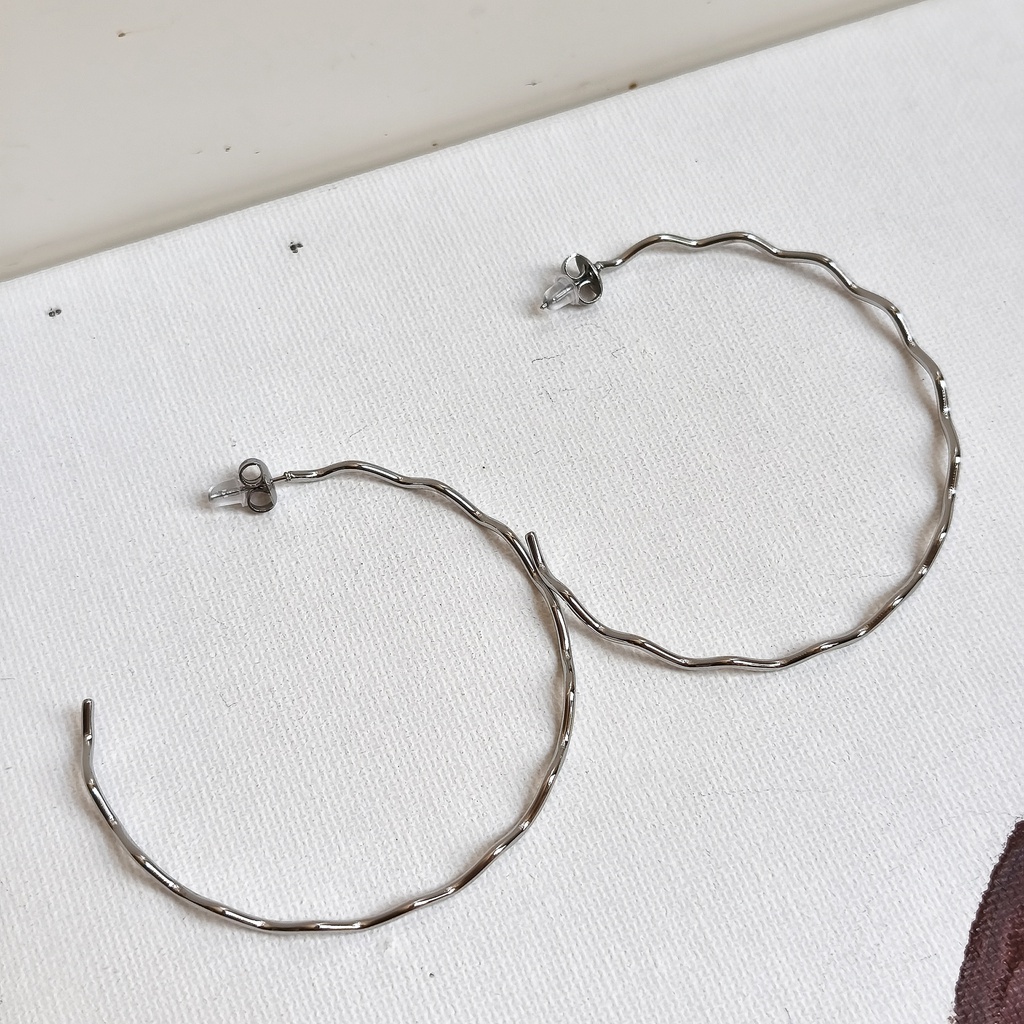 Pendientes Silueta Curva Plateado