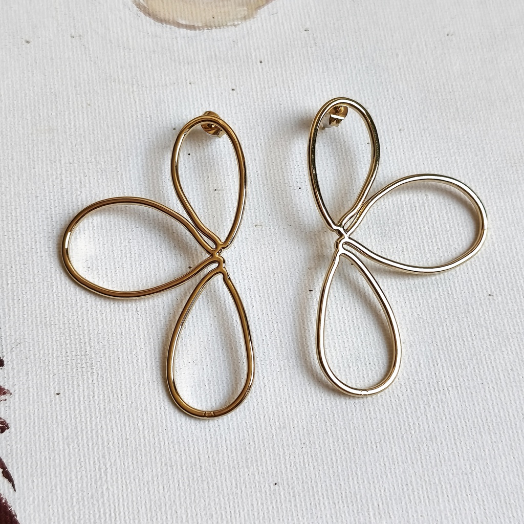 Pendientes Tres Pétalos Dorado