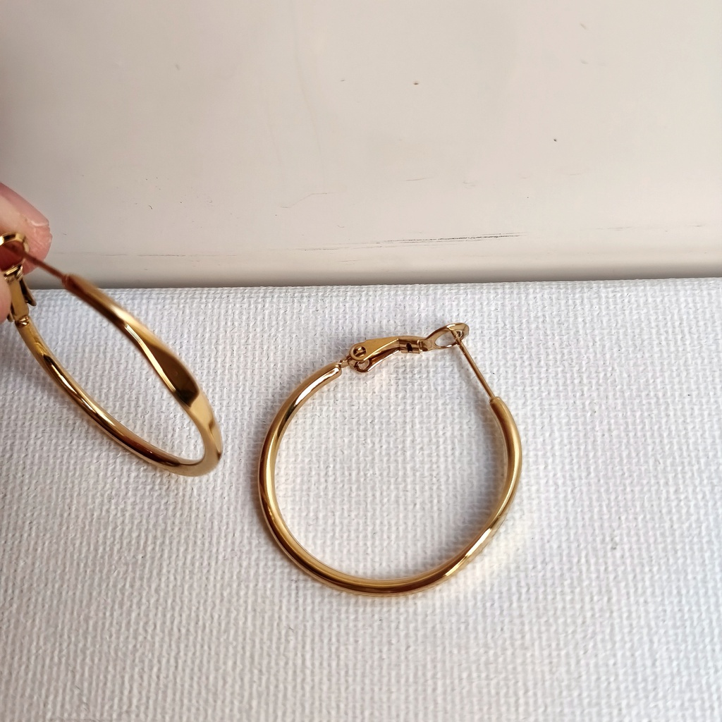 Aros Básicos Con Toque Plano Dorado