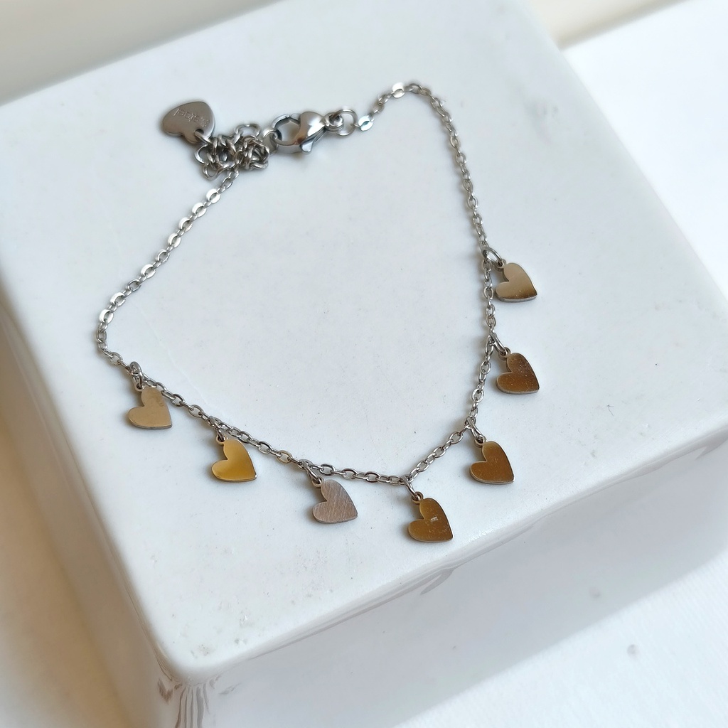 Pulsera Charm Corazones Plateada