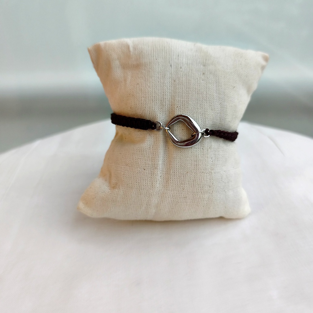 Pulsera Trenzada Marrón Oval (Plateado)