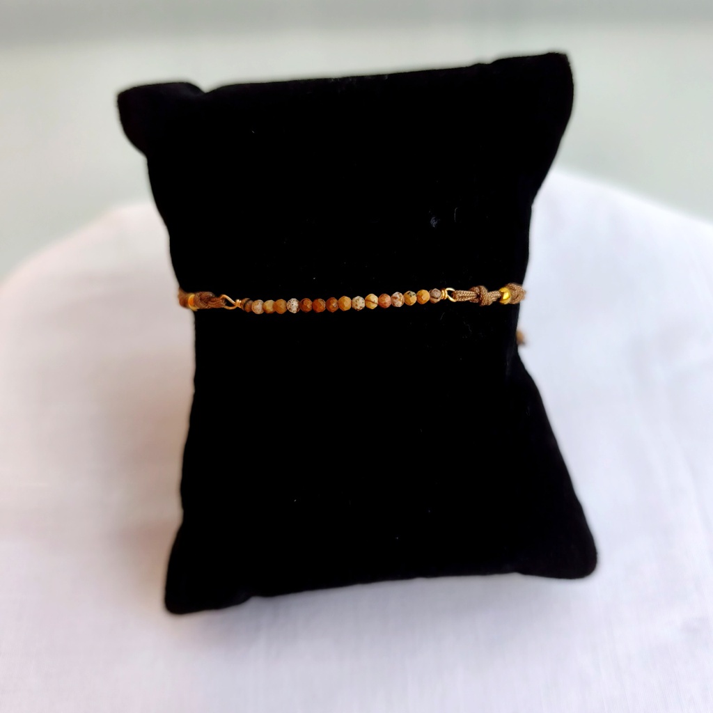 Pulsera Macramé Piedras Camel (Dorado)