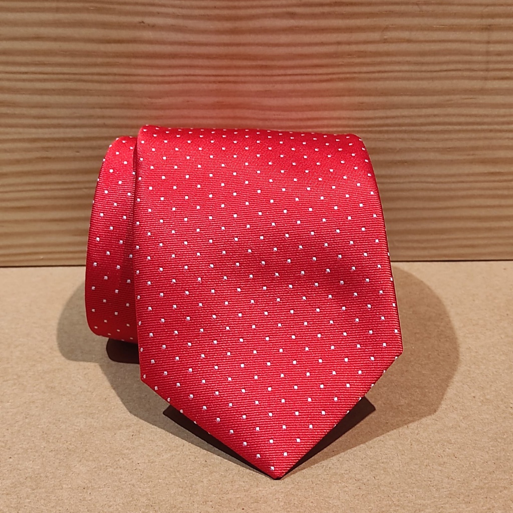 Corbata roja con topos blancos pequeños