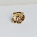 Anillo Flor Circonita Central Dorado