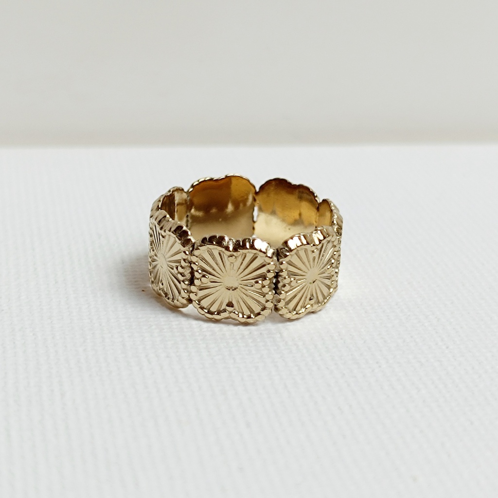 Anillo Flores Cuadradas Dorado