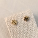 Pendientes Flor Silueta Dorado