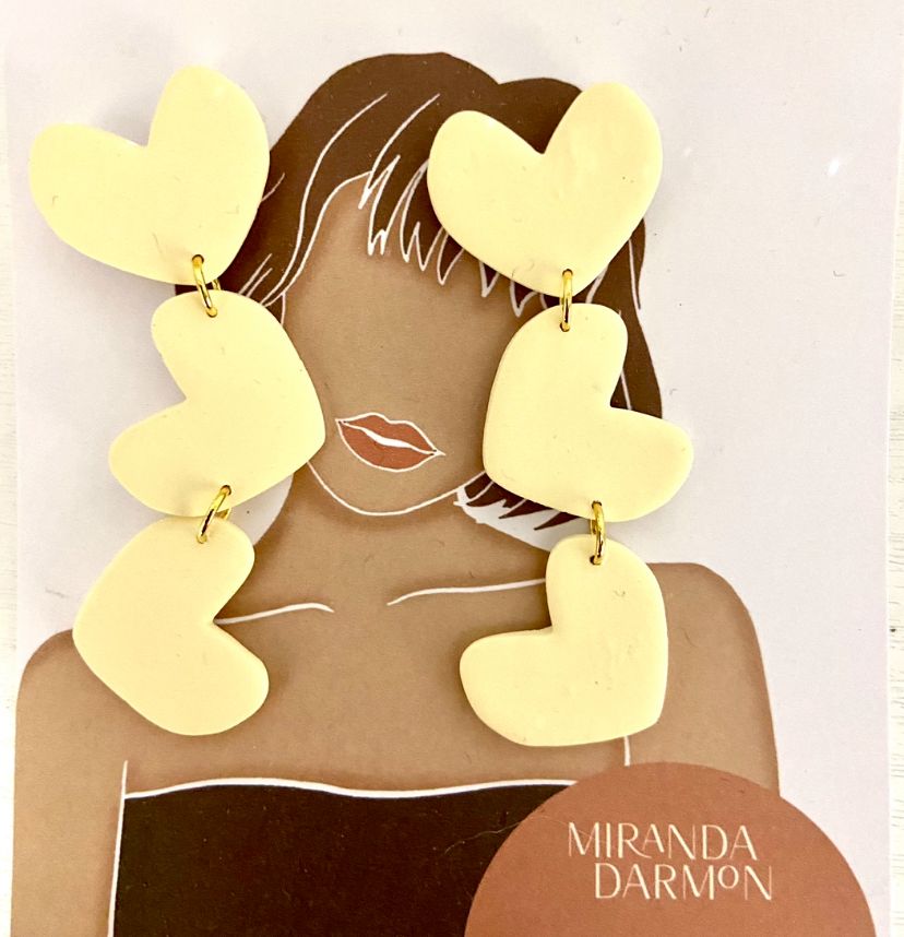 Pendientes Amore Mio beige Corazon - Miranda Darmon