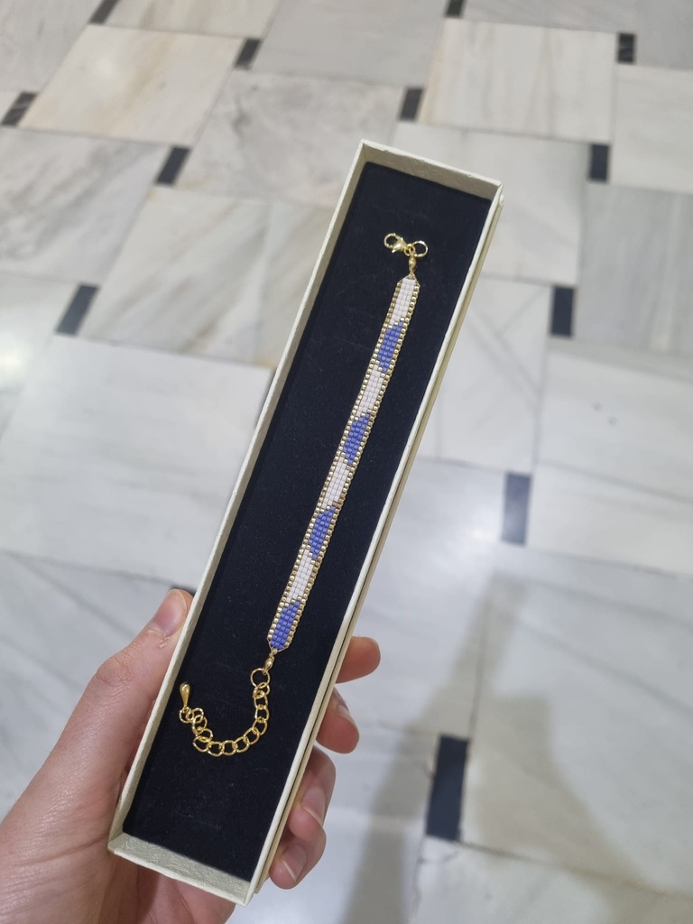 Pulsera Miyuki (azul, blanco y dorado) - Miranda Darmon