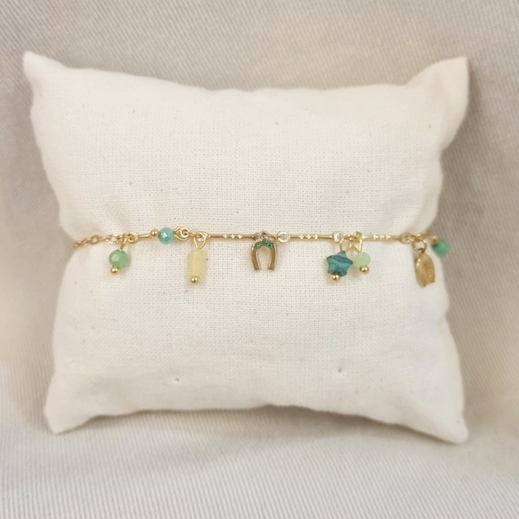 Pulsera Dorada Bolitas Verdes y Herraduras