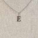 Collar Inicial Plateada Plana y Fina Letra &quot;E&quot;