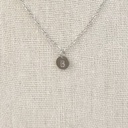 Collar Inicial Plateada Chapita Redonda Letra &quot;B&quot;