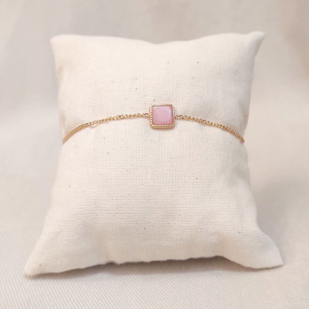 Pulsera Piedra Rosa Cuadrada Dorada
