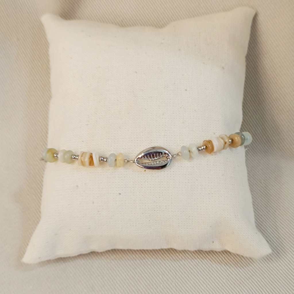 Pulsera Cuentas Verdes Beige Concha Plateada
