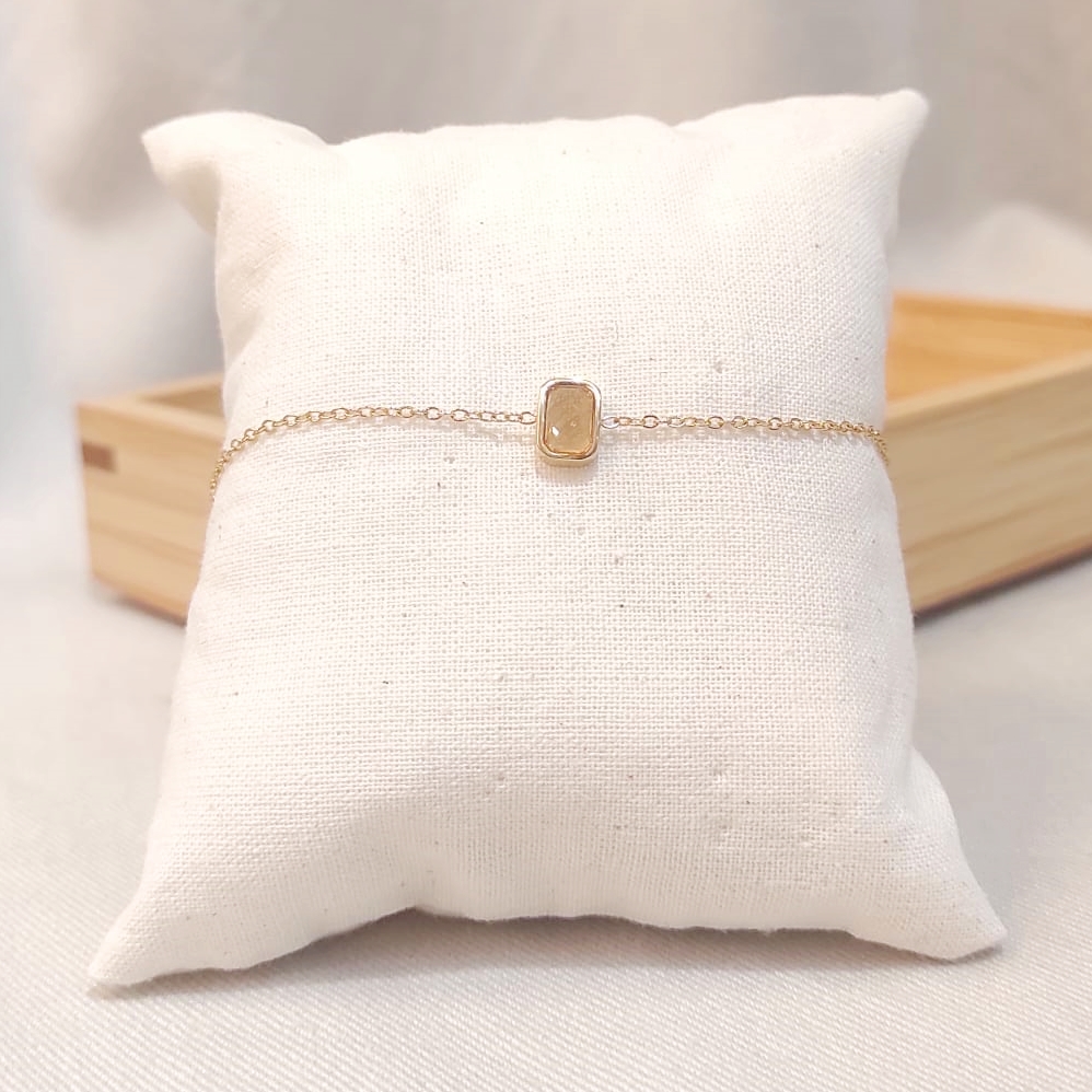 Pulsera Dorada Rectángulo Cristal Beige