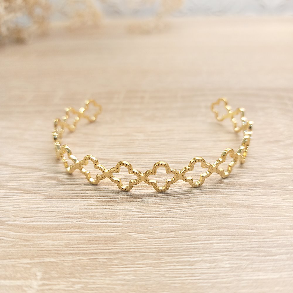 Brazalete Cruces Silueta Relieves Dorado